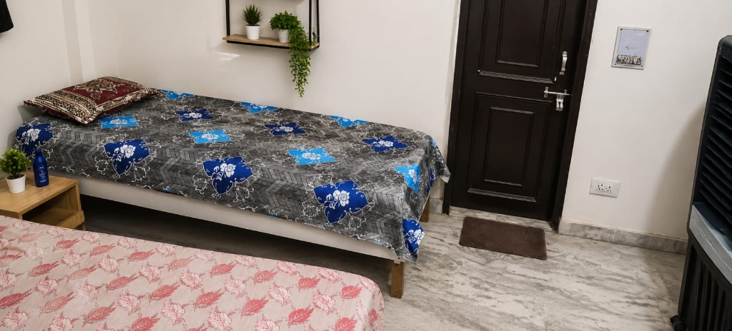 Single Sharing Room Image